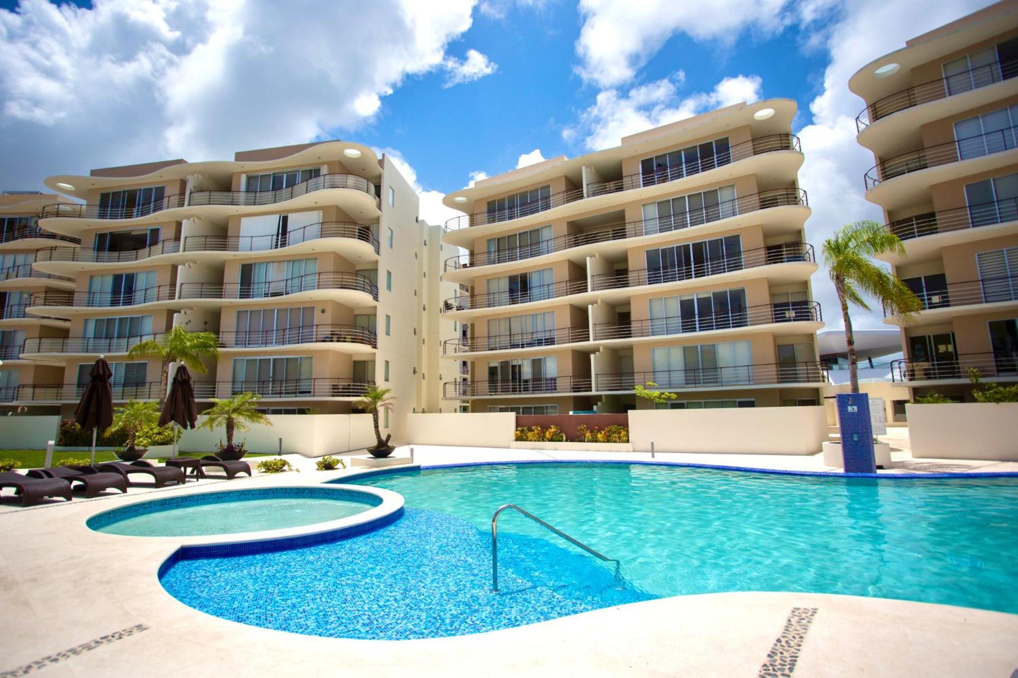 Large With Pool And Terrace!