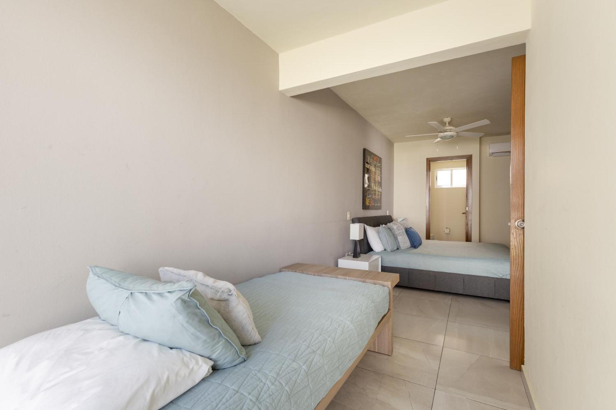 Large With Pool And Terrace! Apartamento